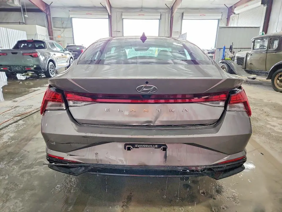 2022 HYUNDAI ELANTRA SEL  