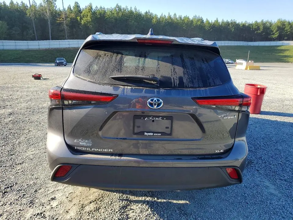 2021 TOYOTA HIGHLANDER HYBRID XLE  