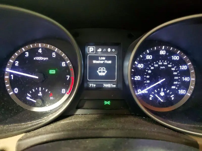2018 HYUNDAI SANTA FE SE  