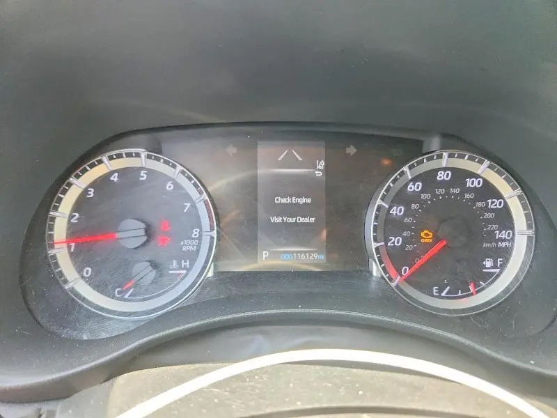 2022 TOYOTA HIGHLANDER LE  