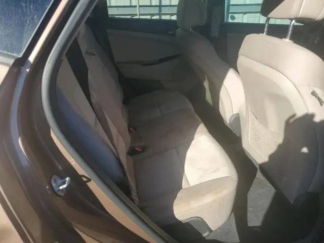 2016 HYUNDAI TUCSON SE  