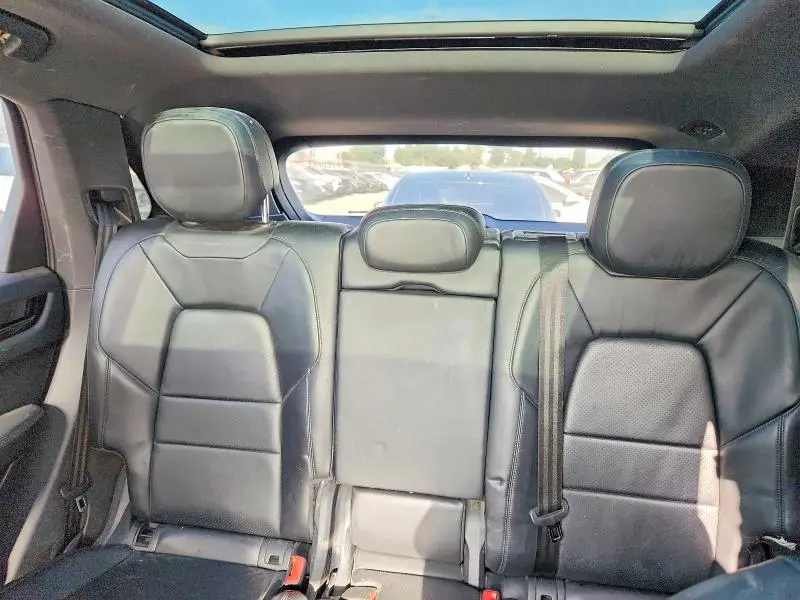 2019 PORSCHE CAYENNE   