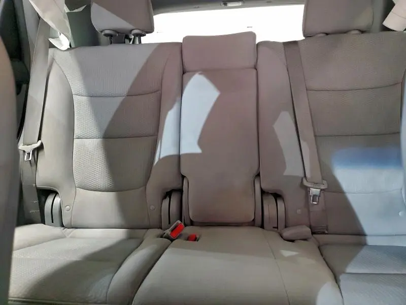 2011 KIA SORENTO BASE  