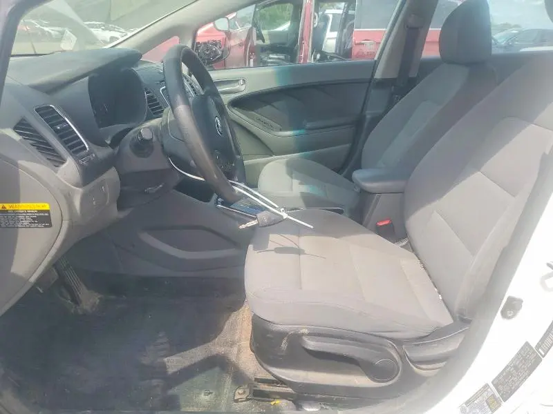 2017 KIA FORTE LX  