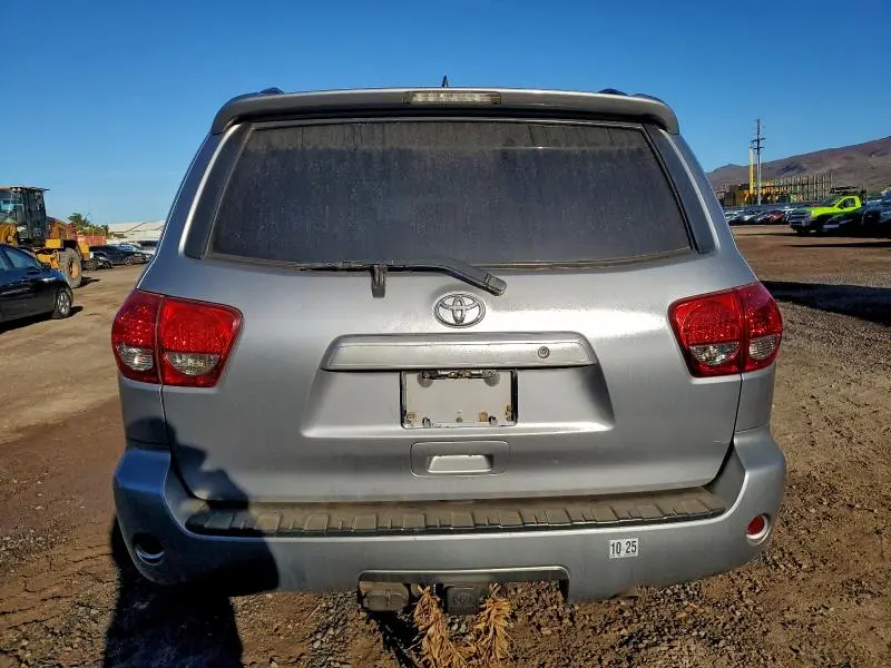 2013 TOYOTA SEQUOIA SR5  