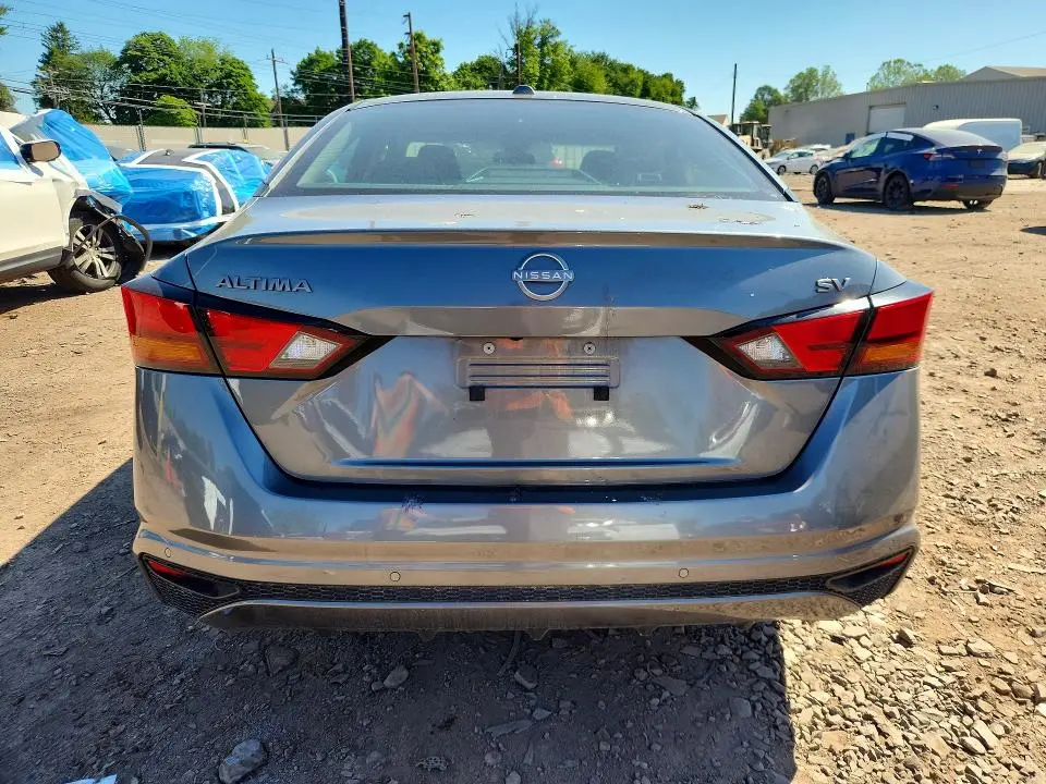 2023 NISSAN ALTIMA SV  