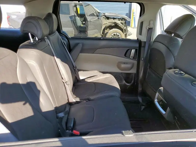 2025 KIA CARNIVAL EX  