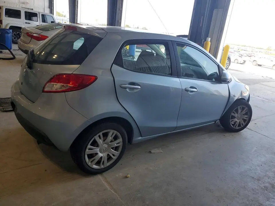 2013 MAZDA MAZDA2   
