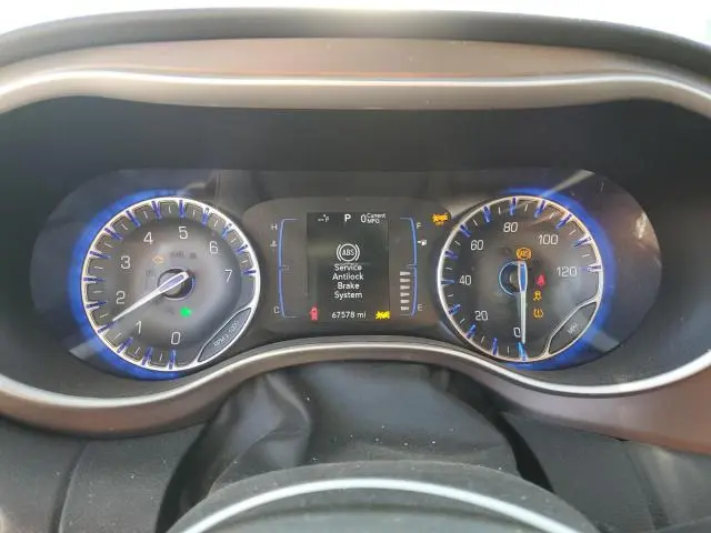 2023 CHRYSLER VOYAGER LX  