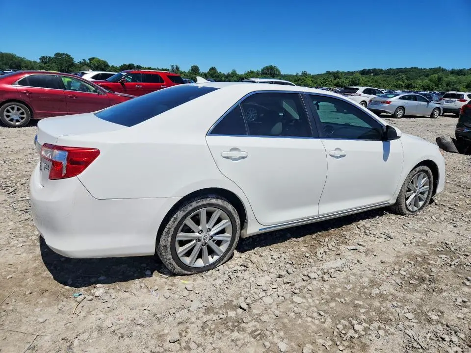 2013 TOYOTA CAMRY XLE  