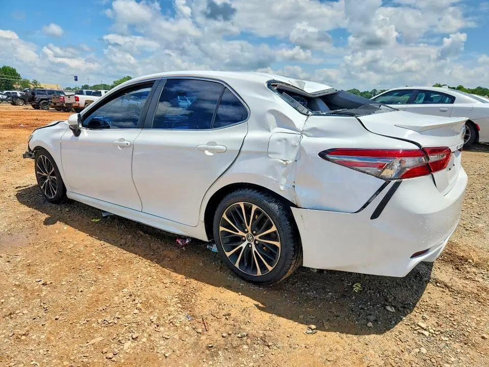 2018 TOYOTA CAMRY SE  