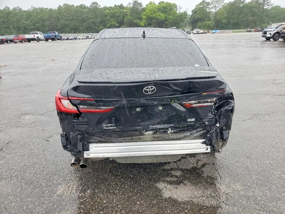 2025 TOYOTA CAMRY SE  