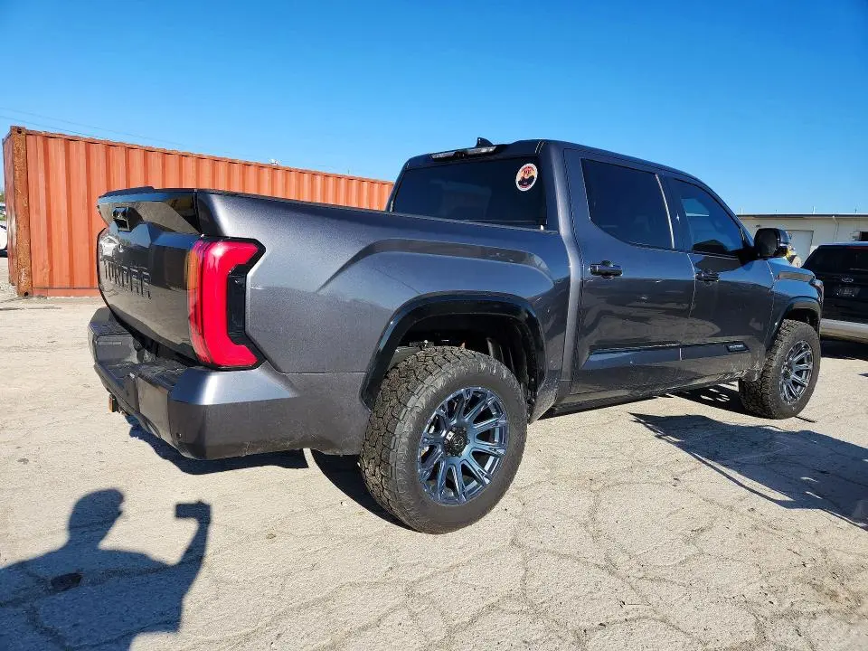 2023 TOYOTA TUNDRA PLATINUM  