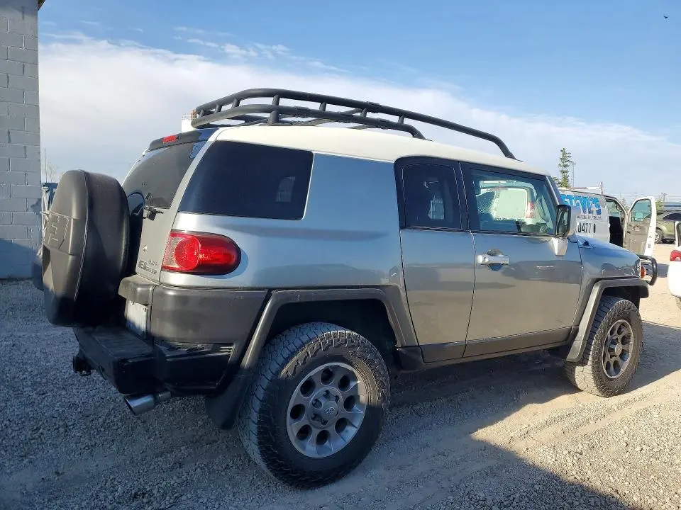 2011 TOYOTA FJ CRUISER BASE  