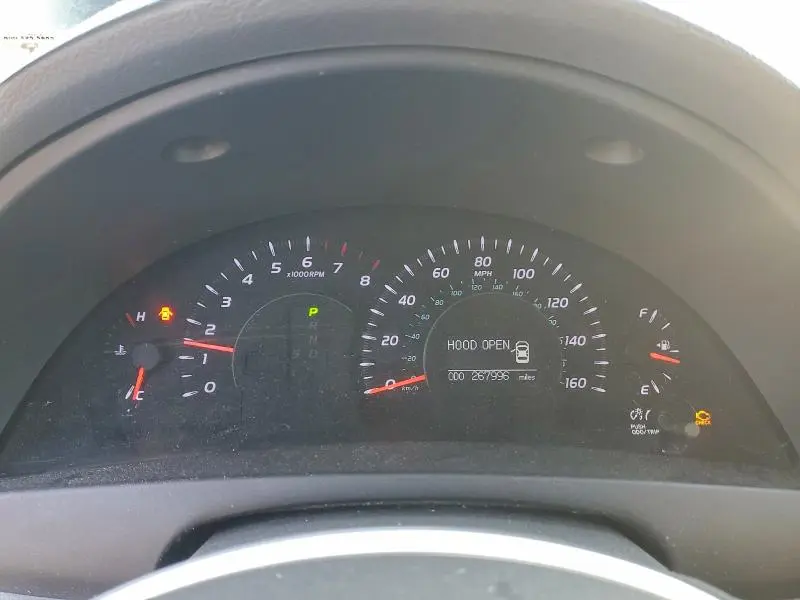 2011 TOYOTA CAMRY SE  