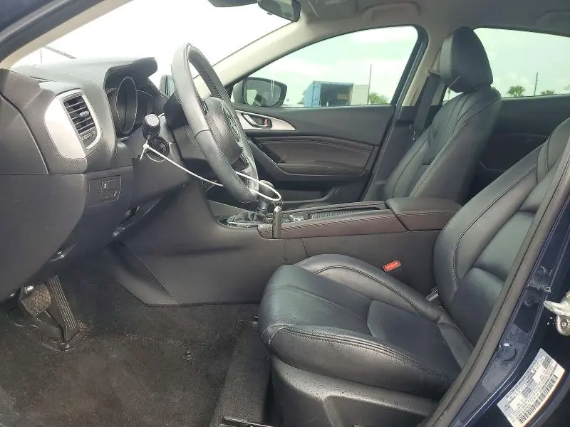 2018 MAZDA 3 TOURING  
