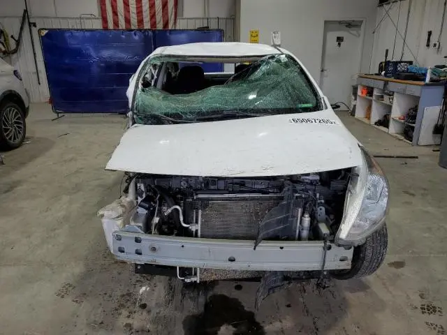 2019 NISSAN VERSA S  