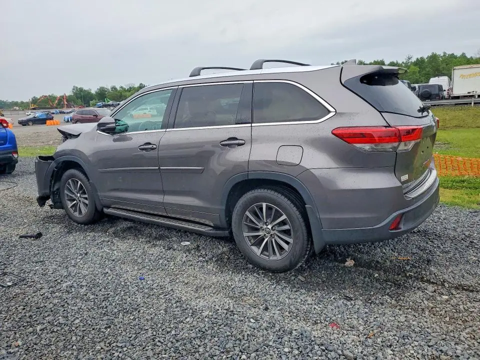 2018 TOYOTA HIGHLANDER XLE  