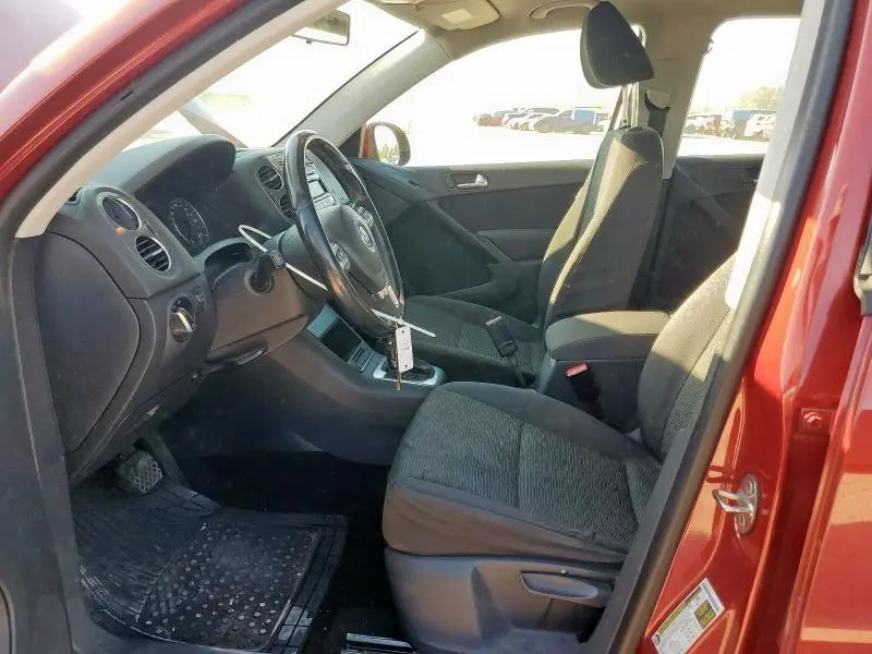 2013 VOLKSWAGEN TIGUAN S  