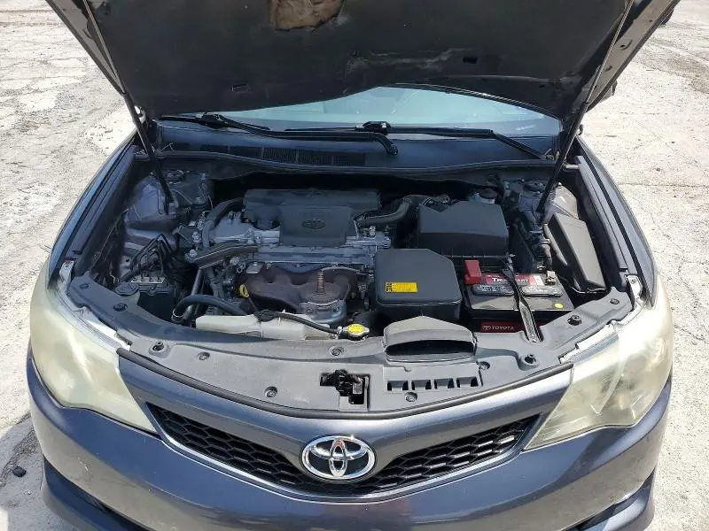 2013 TOYOTA CAMRY SE  