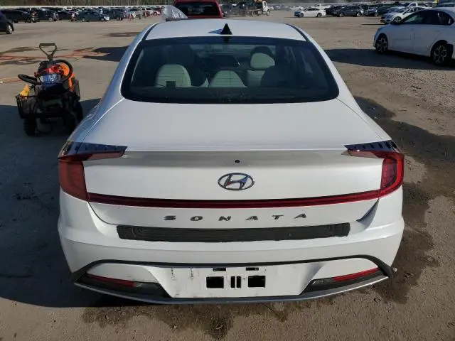 2022 HYUNDAI SONATA SE  