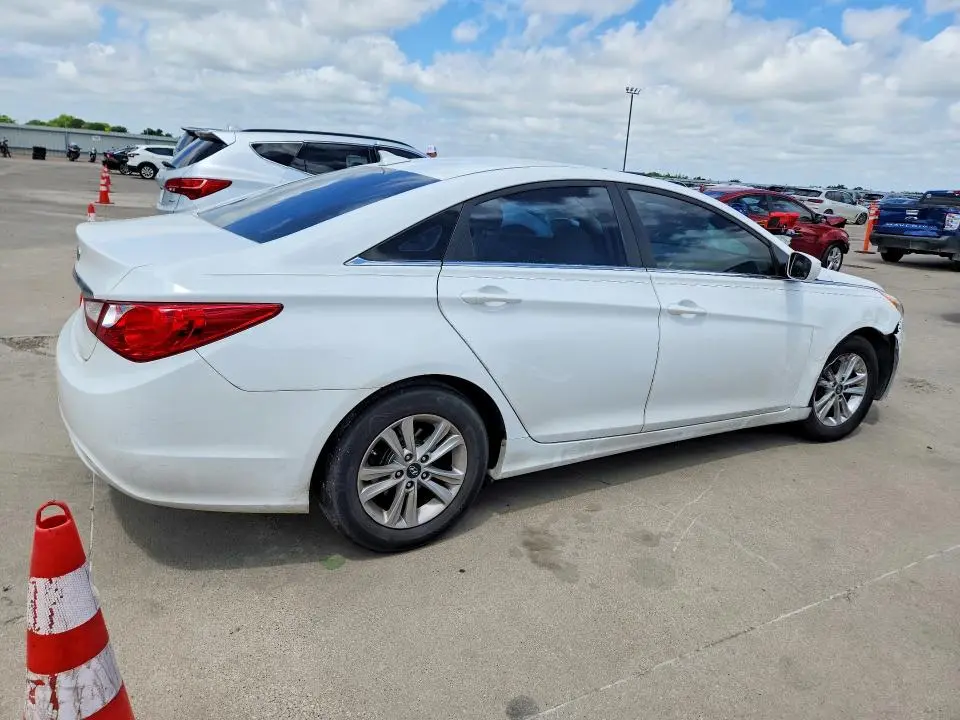 2013 HYUNDAI SONATA GLS  