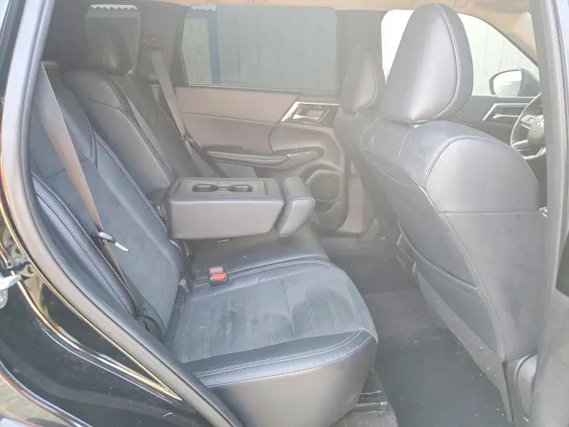 2022 MITSUBISHI OUTLANDER SE  