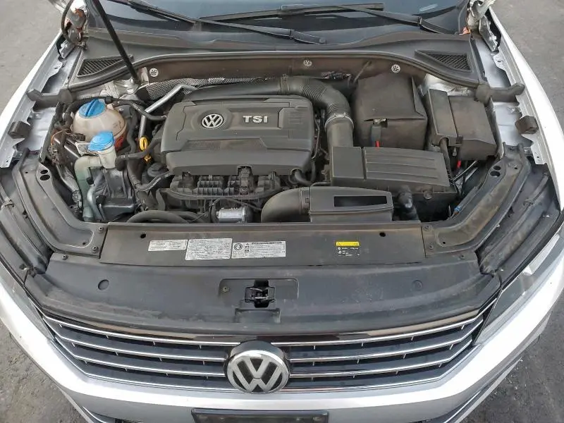 2017 VOLKSWAGEN PASSAT SE  