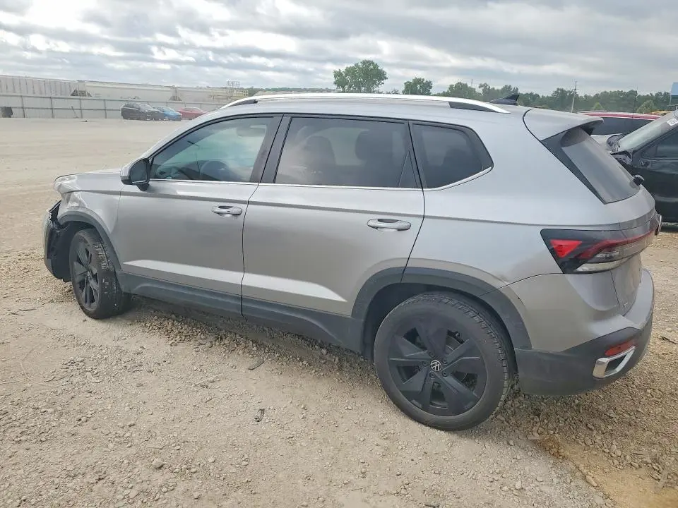 2025 VOLKSWAGEN TAOS SE  