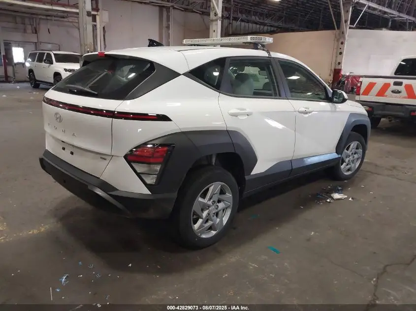 2024 HYUNDAI KONA SE