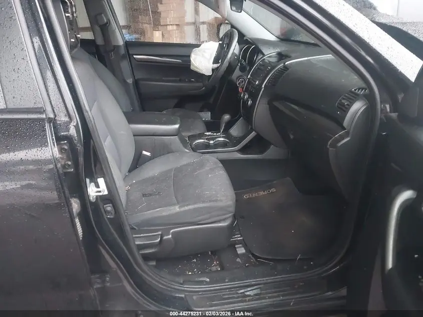 2012 KIA SORENTO LX