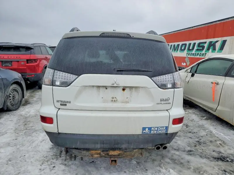 2011 MITSUBISHI OUTLANDER SE  