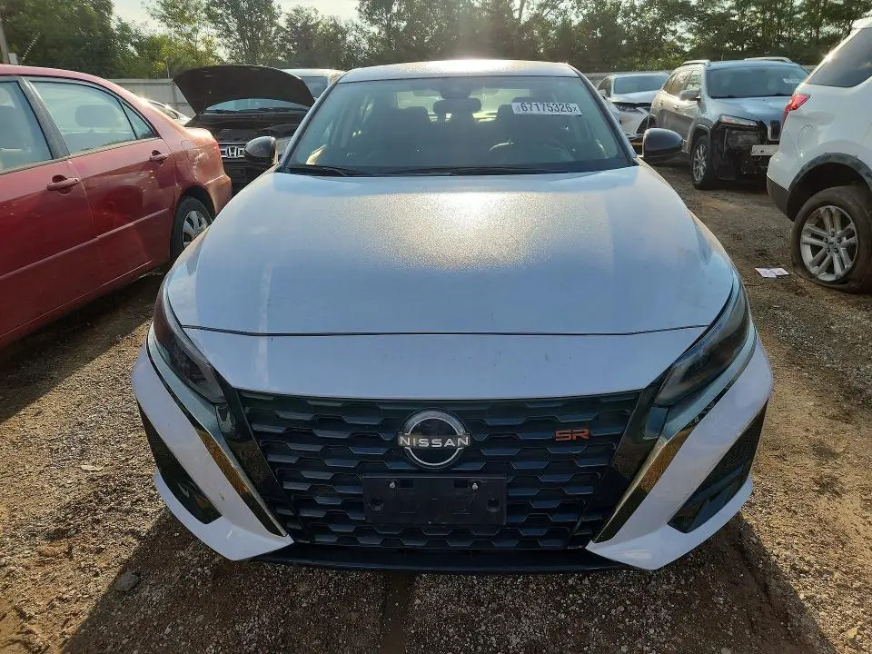 2025 NISSAN ALTIMA SR  