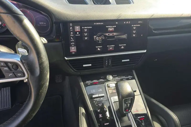 2021 PORSCHE CAYENNE   