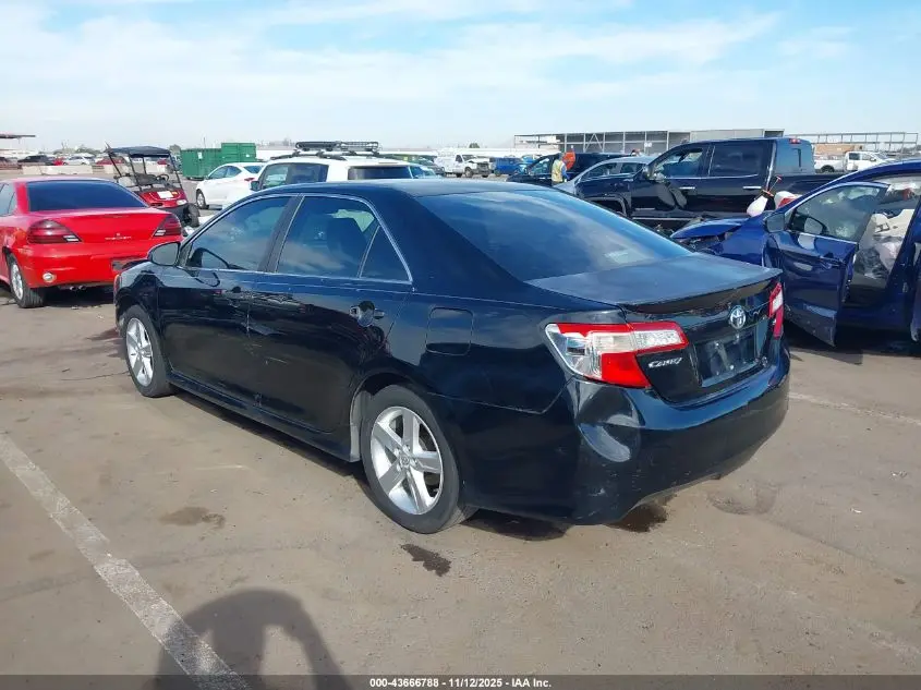 2014 TOYOTA CAMRY SE