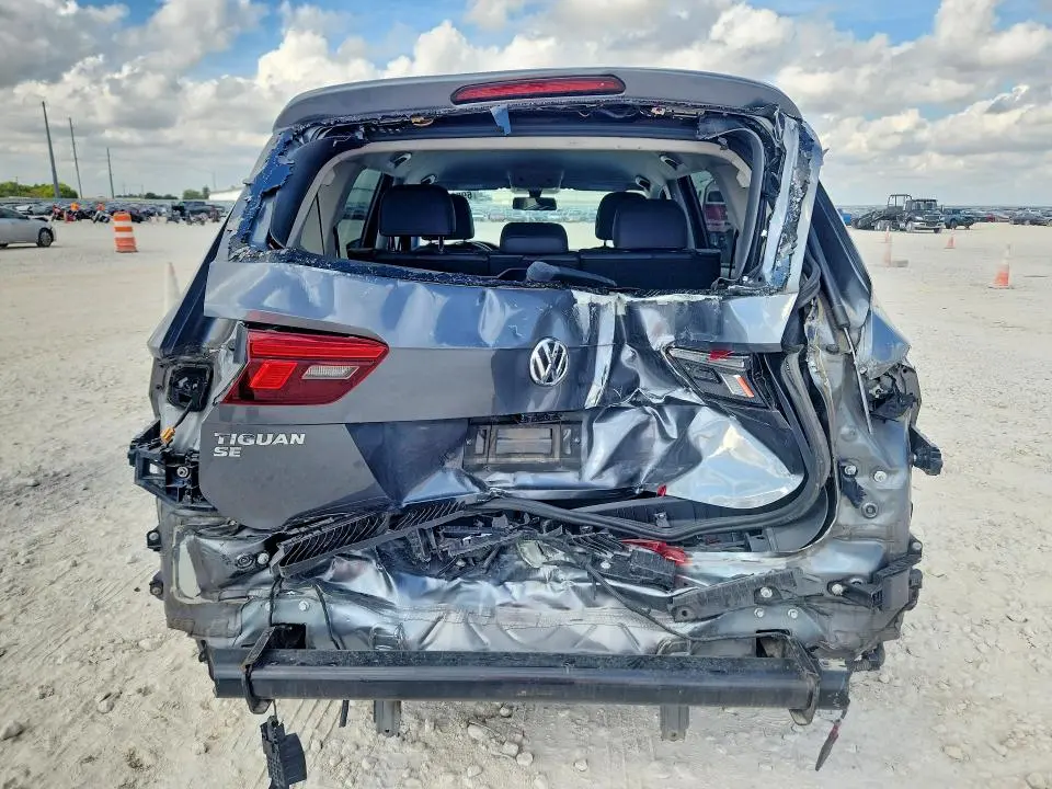 2020 VOLKSWAGEN TIGUAN SE  