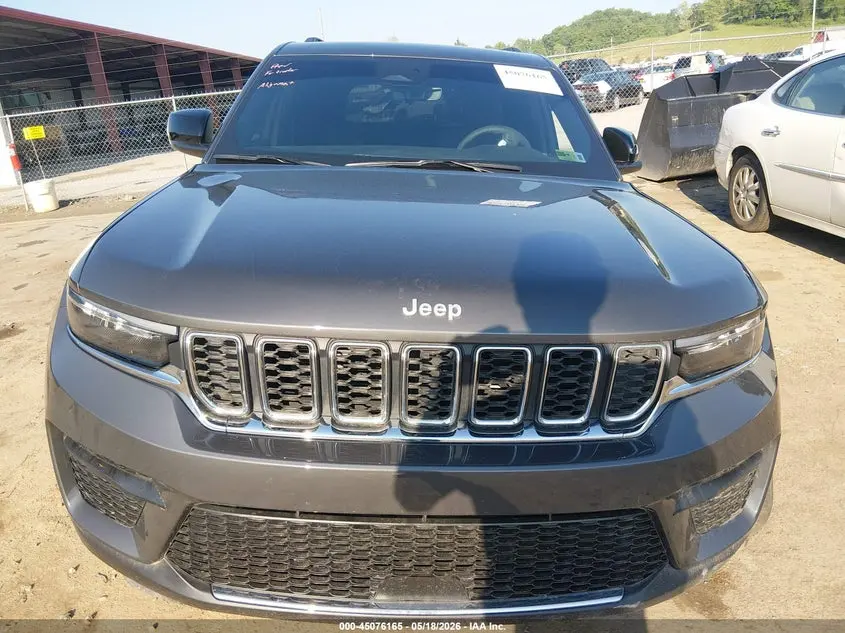 2025 JEEP GRAND CHEROKEE LAREDO X 4X4