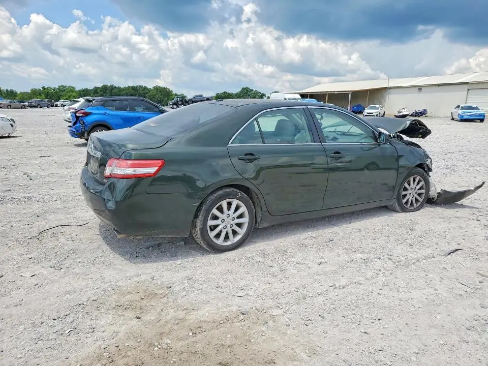 2010 TOYOTA CAMRY XLE  