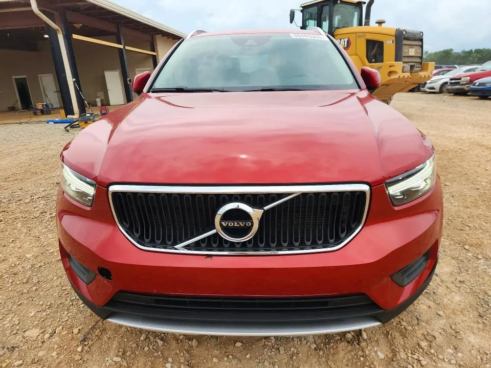 2019 VOLVO XC40 T5 MOMENTUM  