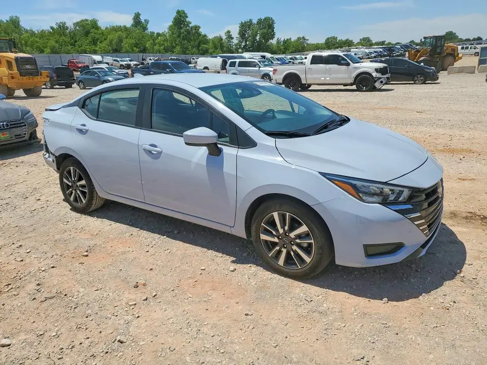 2025 NISSAN VERSA SV  