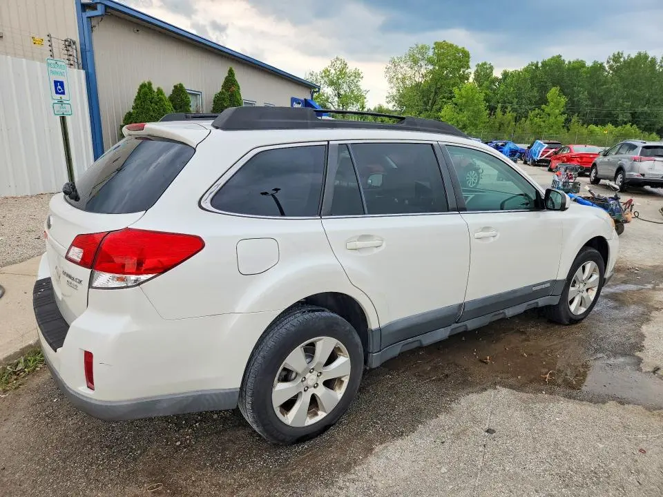 2010 SUBARU OUTBACK 2.5I PREMIUM  