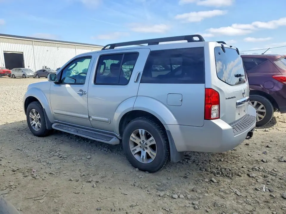 2010 NISSAN PATHFINDER S  