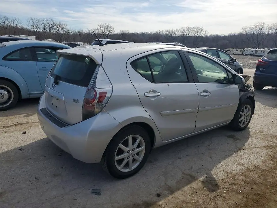 2013 TOYOTA PRIUS C   