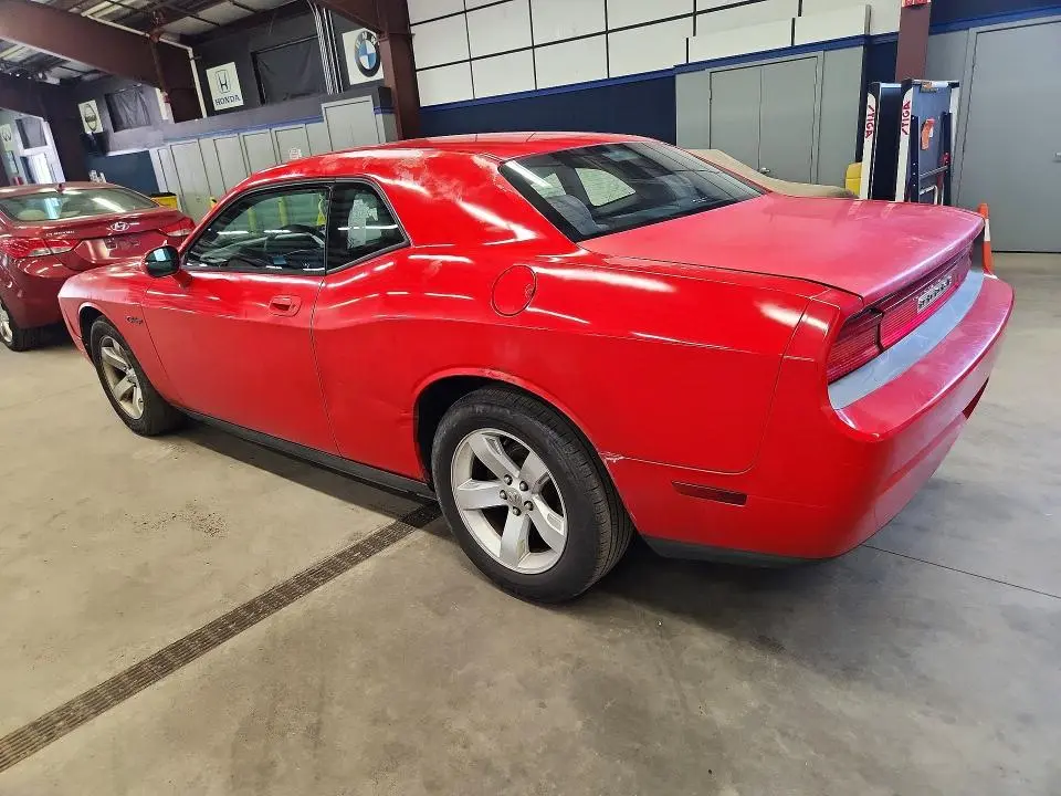 2010 DODGE CHALLENGER SE  