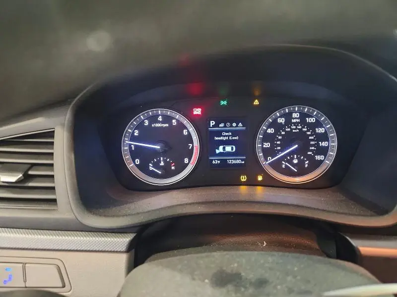2018 HYUNDAI SONATA SE  