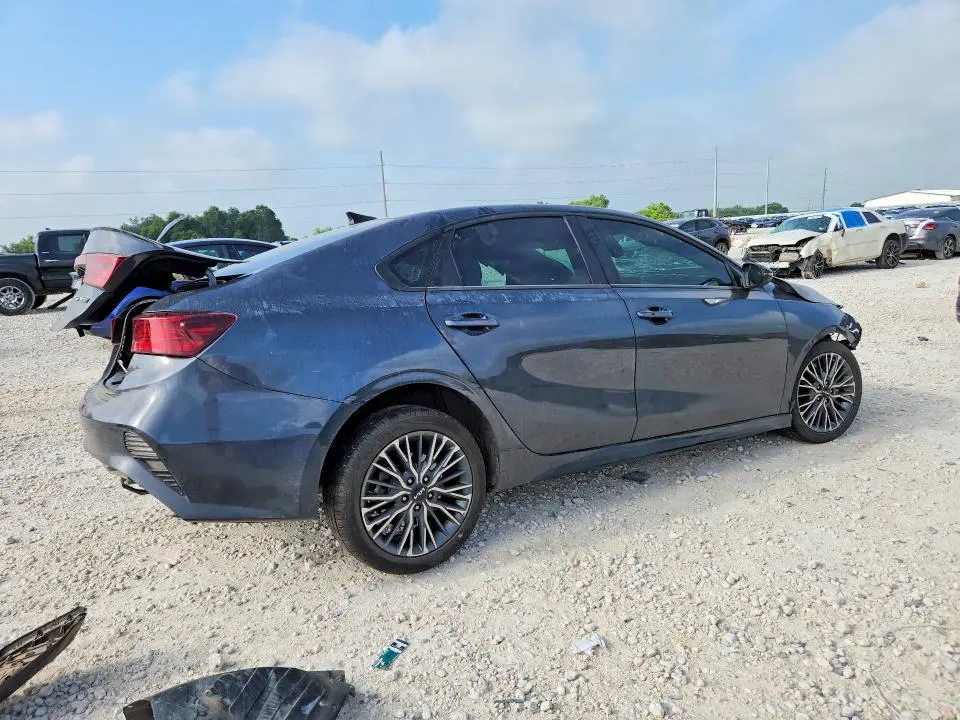 2024 KIA FORTE GT LINE  