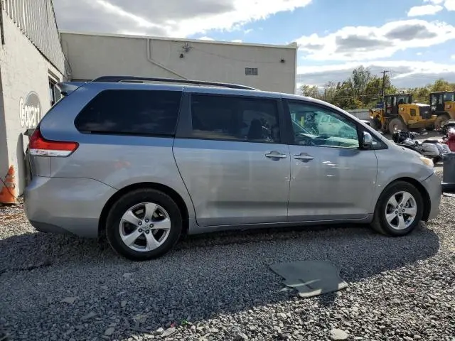 2011 TOYOTA SIENNA LE  