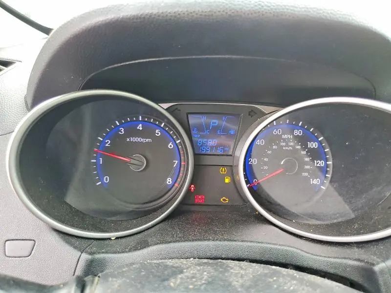 2014 HYUNDAI TUCSON SE  