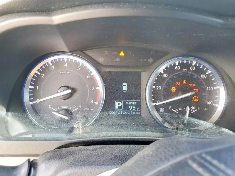 2015 TOYOTA HIGHLANDER LE  