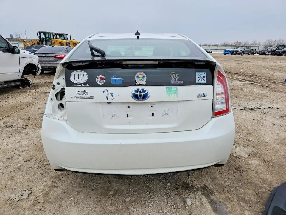 2014 TOYOTA PRIUS THREE  